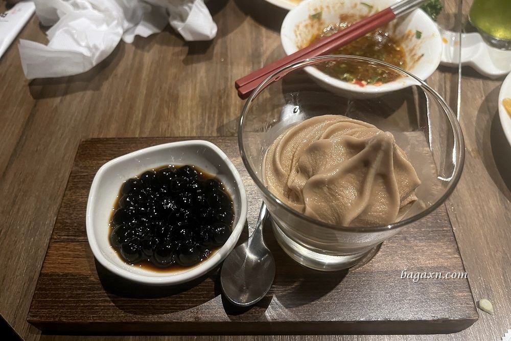 台中南屯│老常在麻辣鍋。鍋底豆腐是我吃過最好吃的