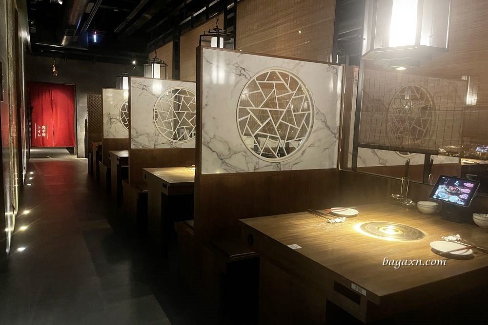 台中南屯│老常在麻辣鍋。鍋底豆腐是我吃過最好吃的