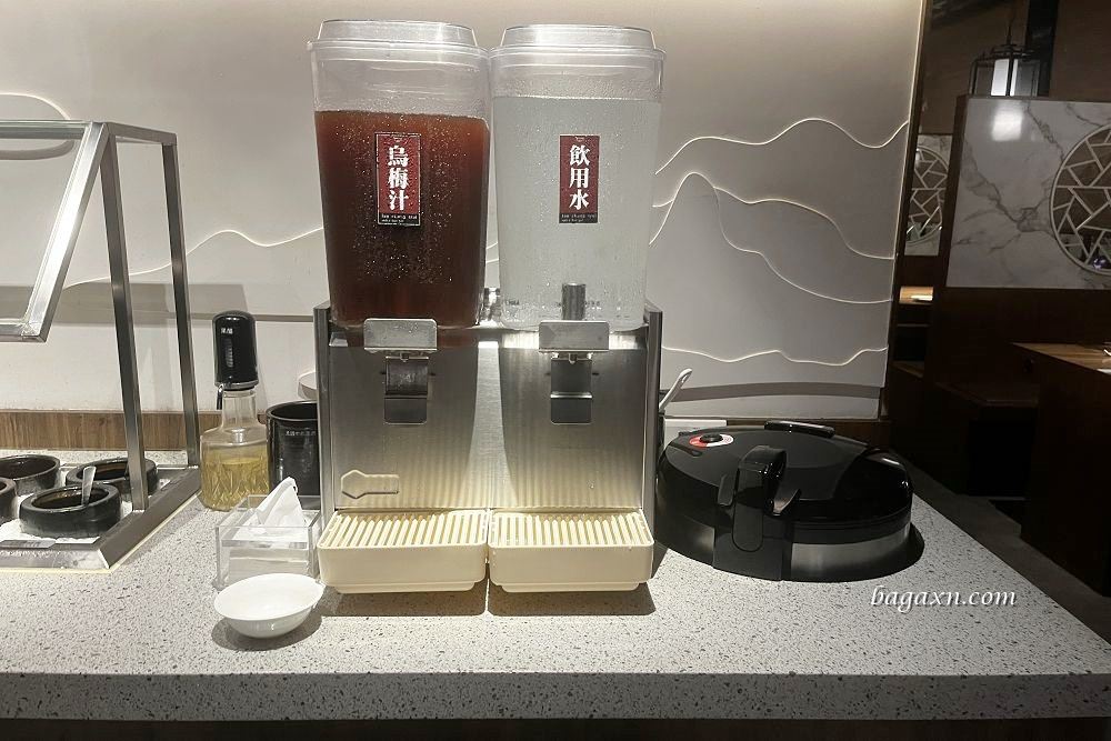 台中南屯│老常在麻辣鍋。鍋底豆腐是我吃過最好吃的