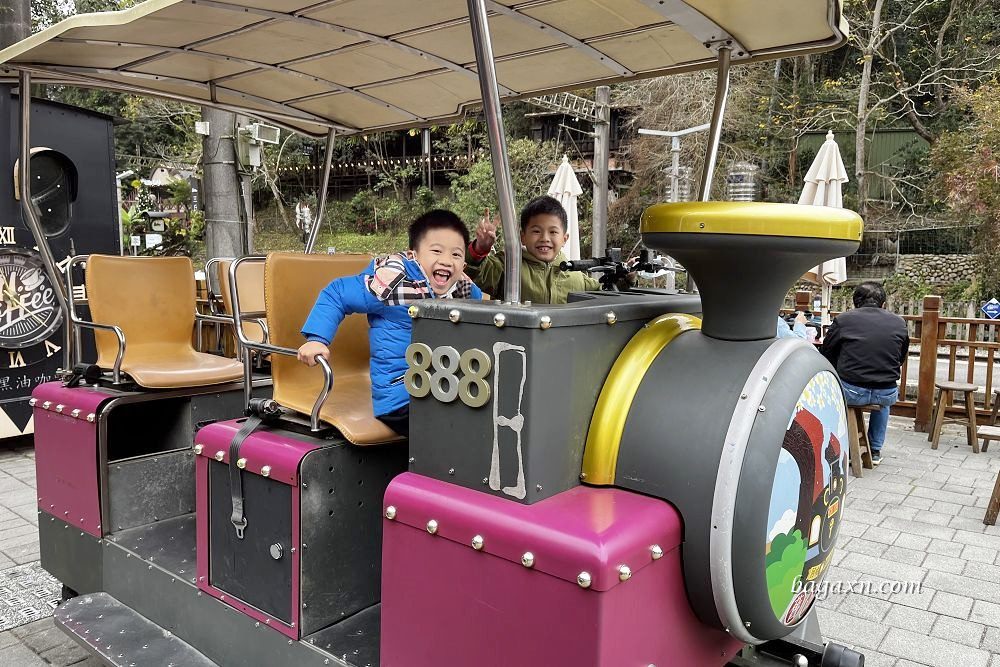 苗栗三義│舊山線鐵道自行車。一個月前就要訂票有夠夯 - 第1張圖 苗栗三義│舊山線鐵道自行車。一個月前就要訂票有夠夯