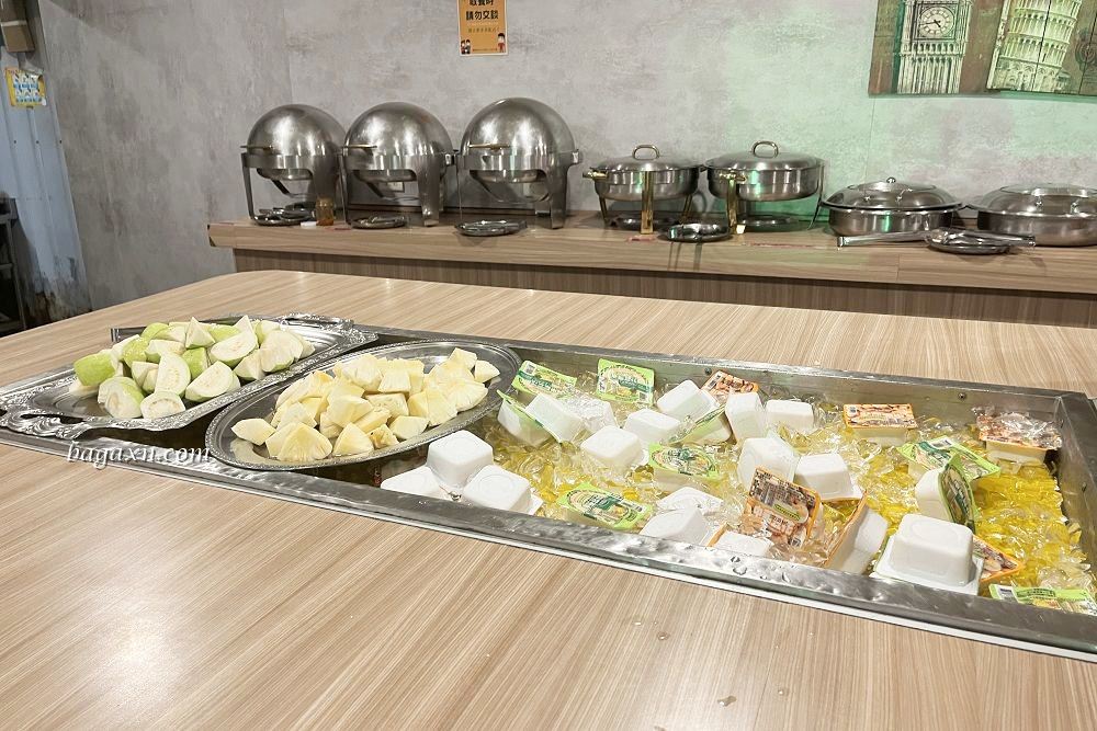 台中沙鹿│蠔膽你來景觀碳烤。新鮮生蚵與多款食材吃到飽，露天碳烤邊吃邊賞大肚山夜景。