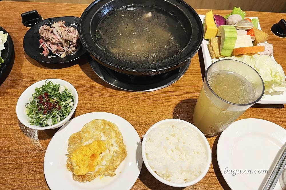 豐原火鍋│原石鍋。石頭火鍋桌邊炒肉香噴噴,煎蛋很好吃 - 第1張圖 豐原火鍋│原石鍋。石頭火鍋桌邊炒肉香噴噴,煎蛋很好吃