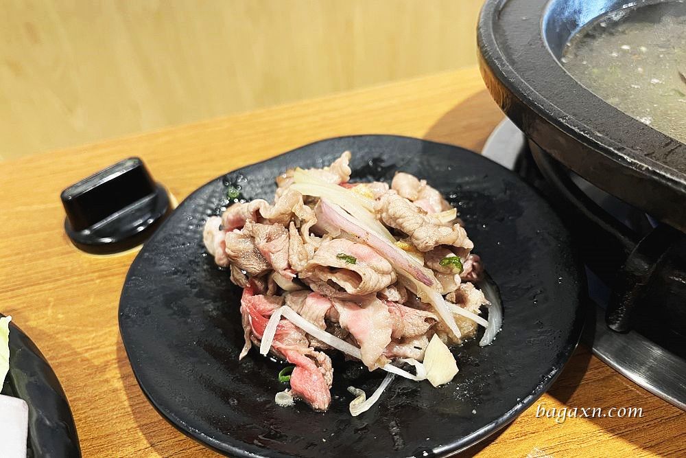 豐原火鍋│原石鍋。石頭火鍋桌邊炒肉香噴噴,煎蛋很好吃 - 第8張圖 豐原火鍋│原石鍋。石頭火鍋桌邊炒肉香噴噴,煎蛋很好吃