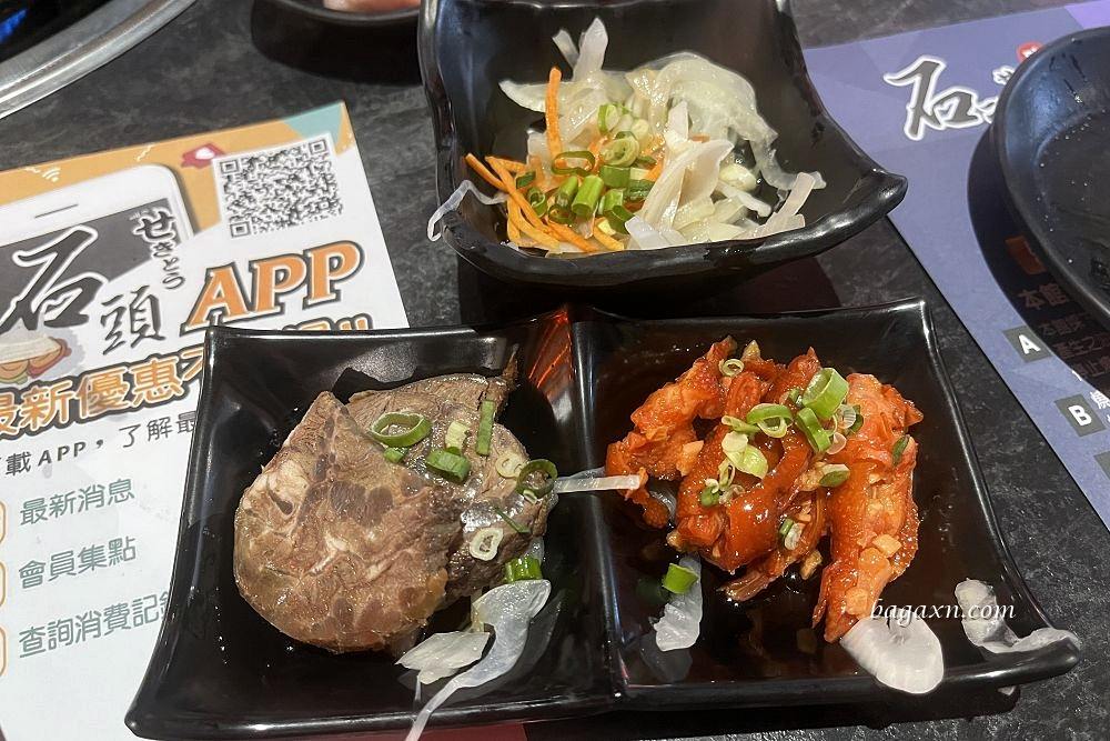 豐原燒烤│石頭日式炭火燒肉豐原館。副食選擇多，還有哈根達斯莫凡彼吃到飽