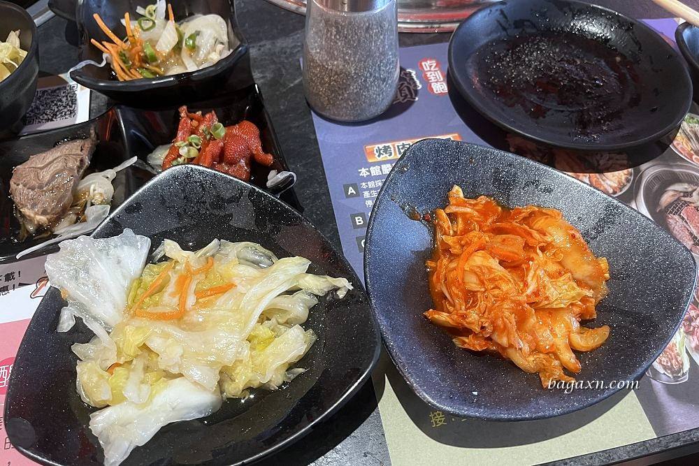 豐原燒烤│石頭日式炭火燒肉豐原館。副食選擇多，還有哈根達斯莫凡彼吃到飽