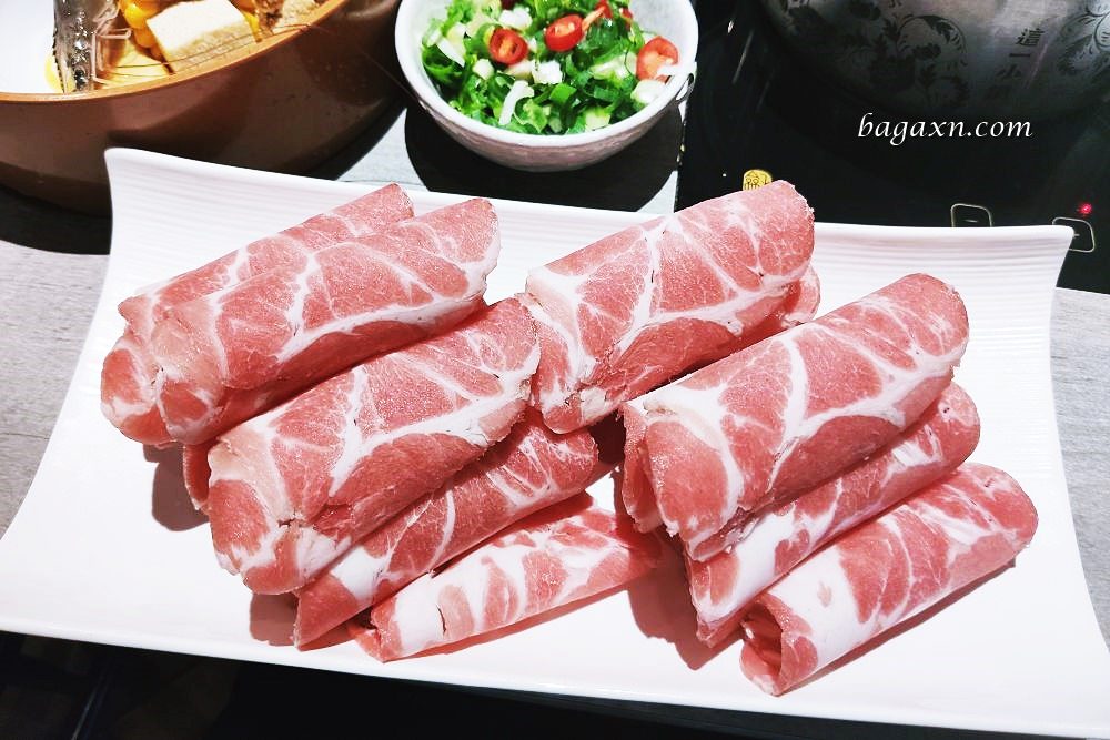 后里火鍋│這一小鍋(台中麗寶店)。整體口味偏淡，麵茶霜淇淋特別