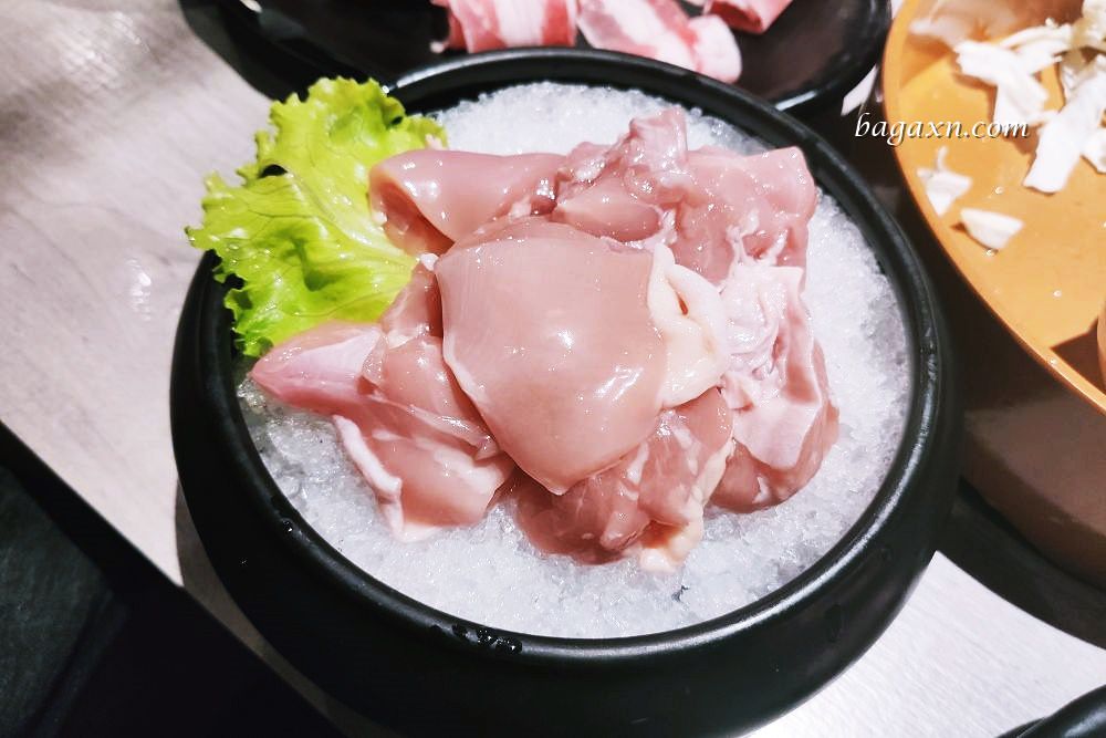 后里火鍋│這一小鍋(台中麗寶店)。整體口味偏淡，麵茶霜淇淋特別