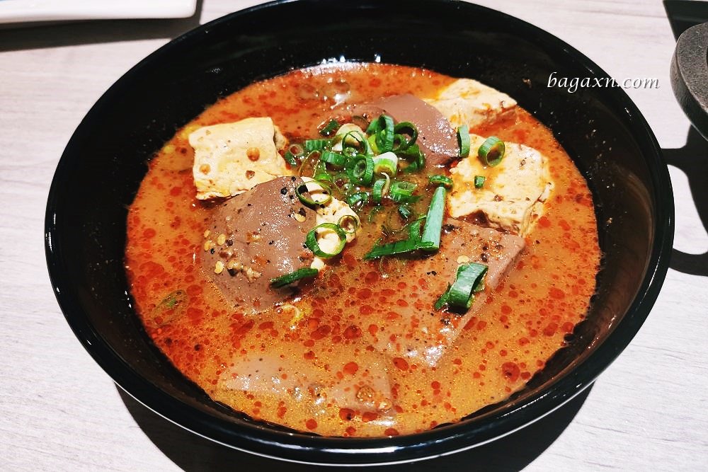 后里火鍋│這一小鍋(台中麗寶店)。整體口味偏淡，麵茶霜淇淋特別