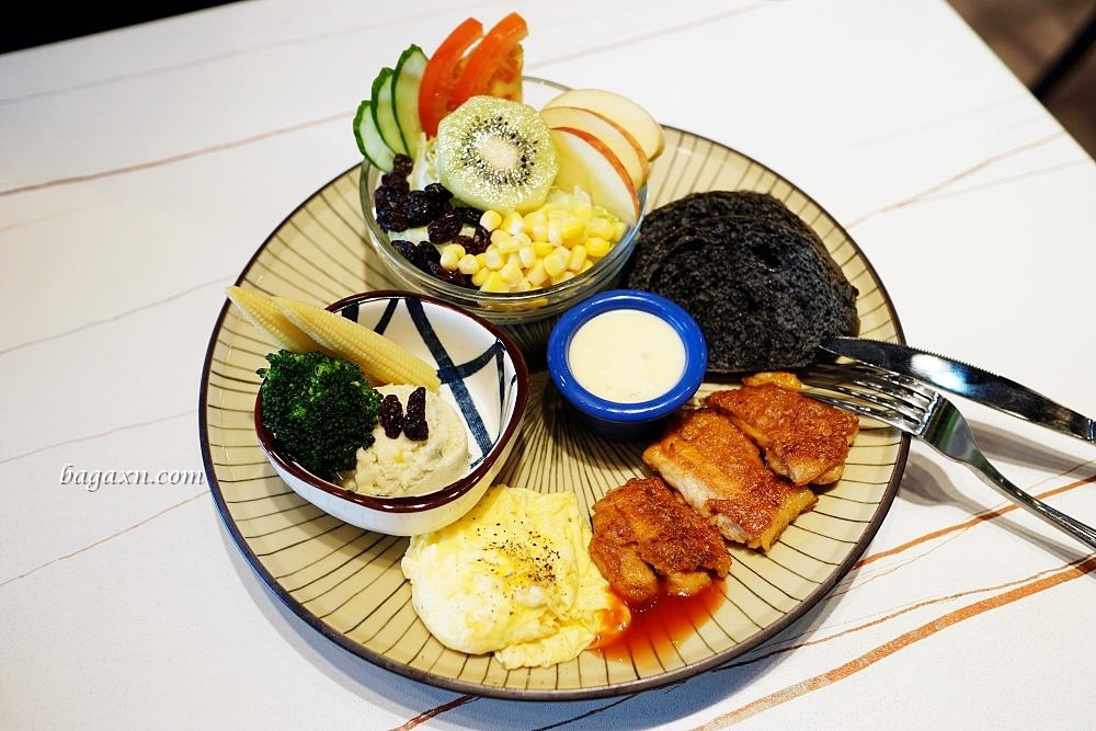 豐原早午餐│金吉村早午餐豐原店。美味手作麵包真材實料餐點好吃