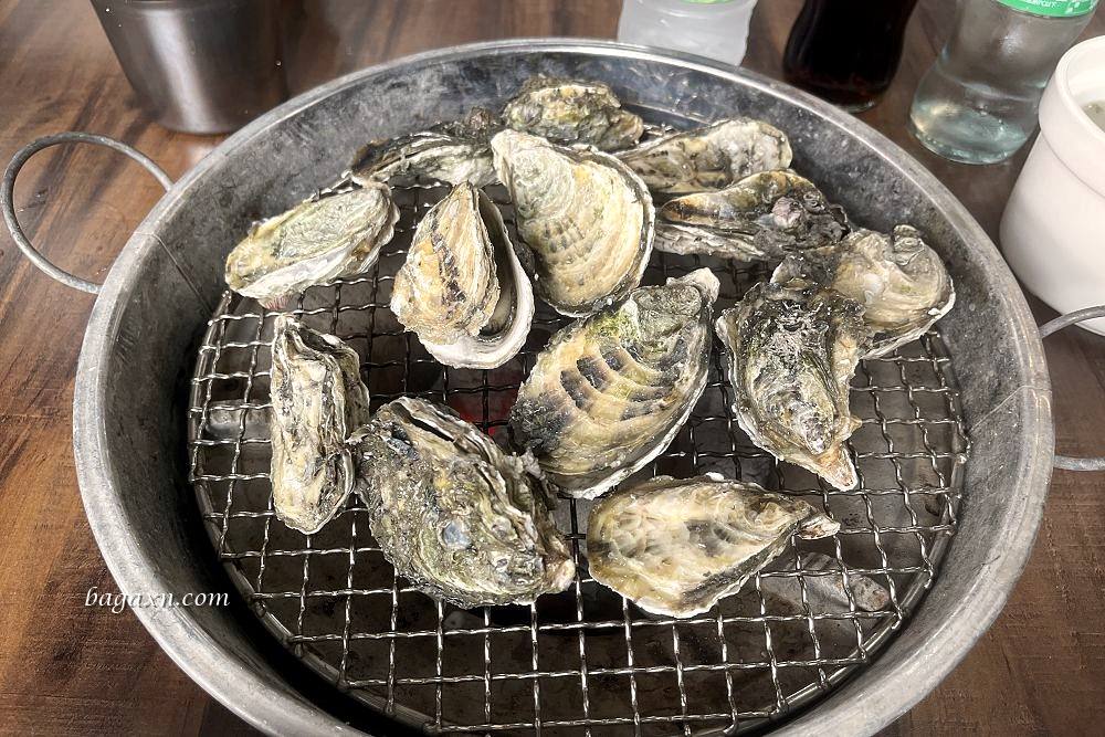 台中蚵仔吃到飽│金賀夯美食廣場。烤蚵各式鮮蚵料理吃到飽，產地當日新鮮直送