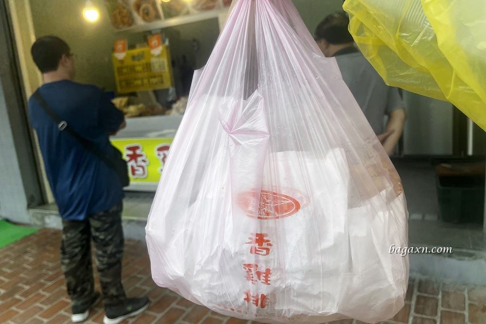 台中南屯│開源社香雞排南屯店。雞排只40元真的便宜，刷醬也很好吃