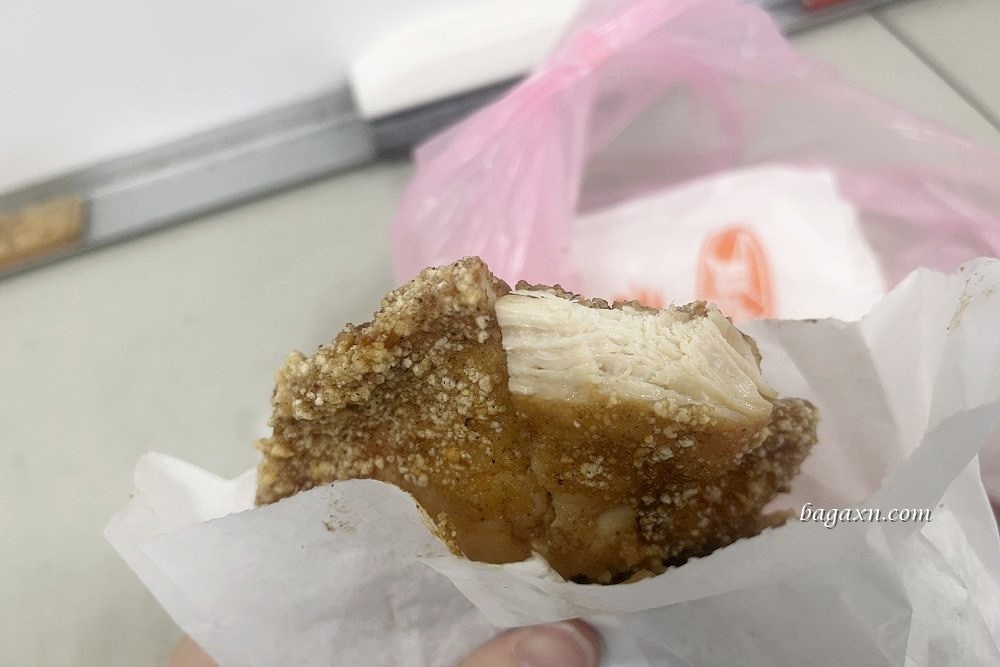 台中南屯│開源社香雞排南屯店。雞排只40元真的便宜，刷醬也很好吃