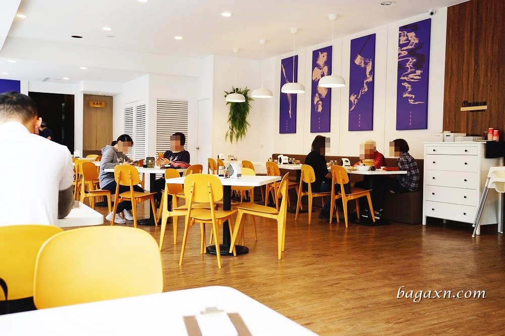 台中漢口路美食│陸羽軒。陸園旗下新品牌，主打江南小點煲飯勁麵