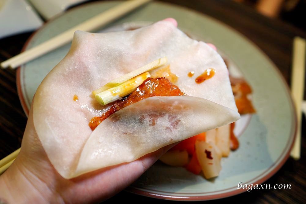 中科聚餐餐廳│招牌櫻桃鴨皮酥肉嫩、砂鍋粥品料多鮮美。食悅