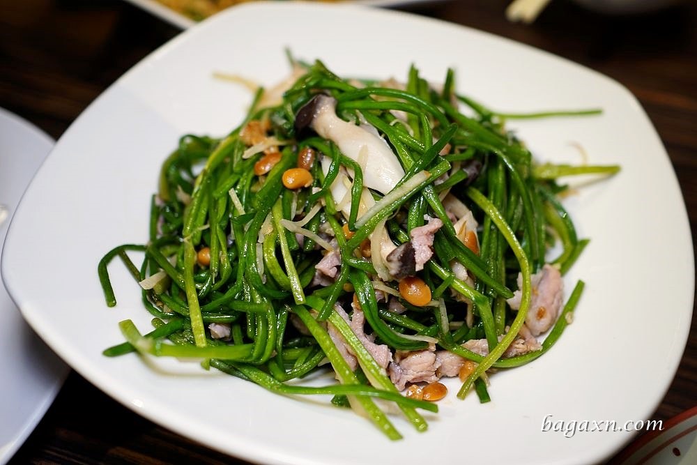 中科聚餐餐廳│招牌櫻桃鴨皮酥肉嫩、砂鍋粥品料多鮮美。食悅