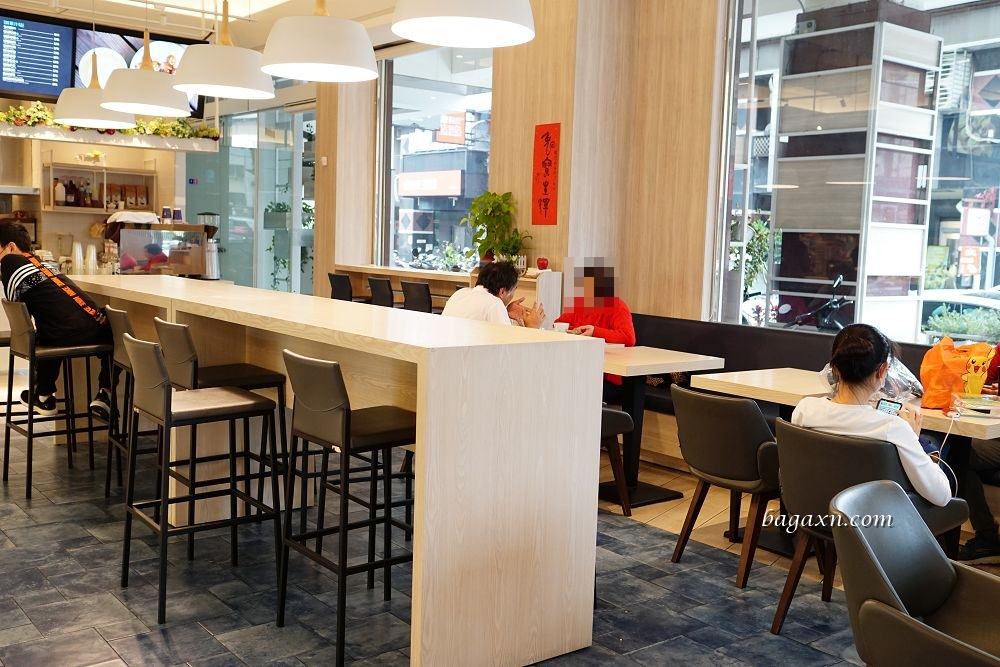 2023台中母親節蛋糕推薦│馥漫麵包花園。那一年追的的女孩