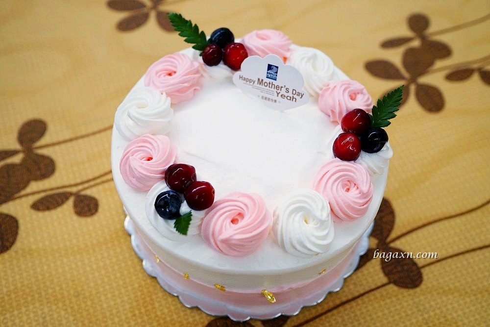 2023台中母親節蛋糕推薦│馥漫麵包花園。那一年追的的女孩
