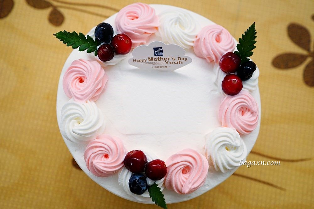 2023台中母親節蛋糕推薦│馥漫麵包花園。那一年追的的女孩