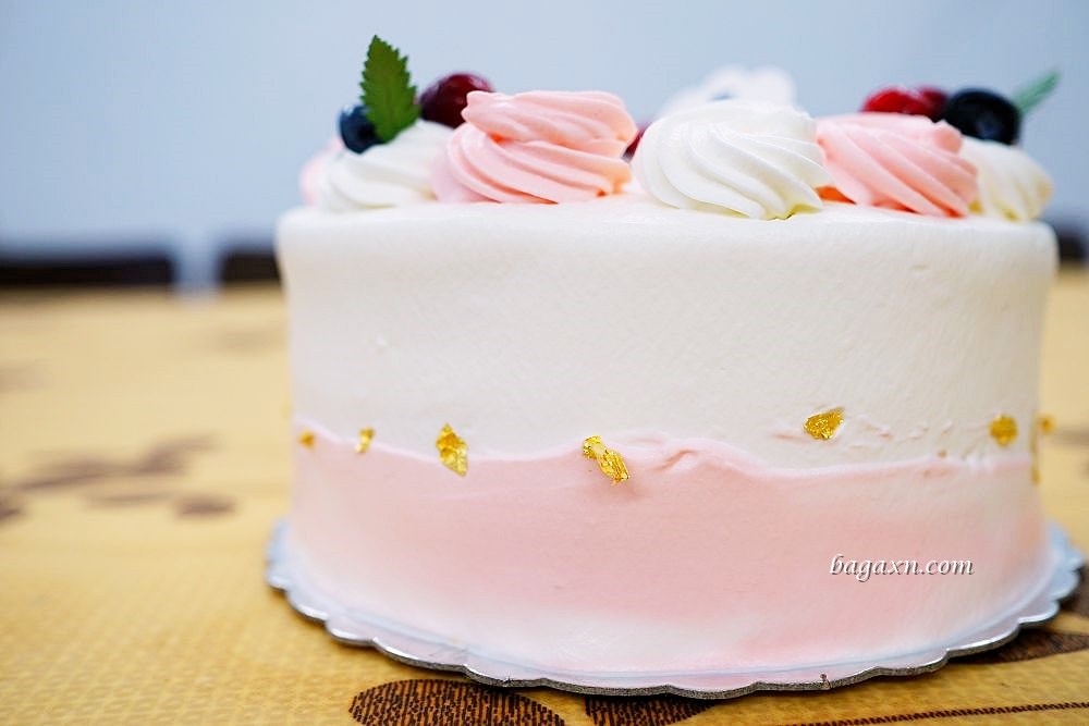 2023台中母親節蛋糕推薦│馥漫麵包花園。那一年追的的女孩