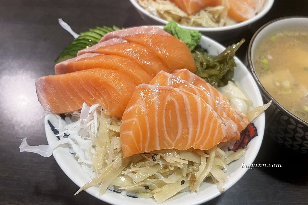 台中西屯│鱻屋。平價美味的生魚片丼飯CP值高