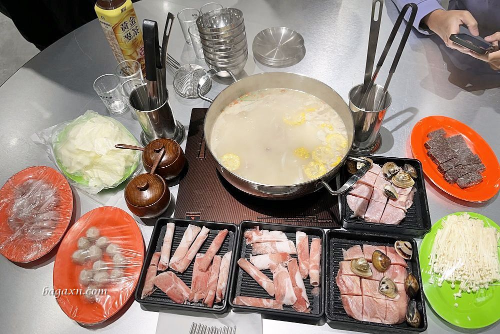 台中南屯│蘇記嘀兜雞大墩店。美味營養的豬肚雞鍋