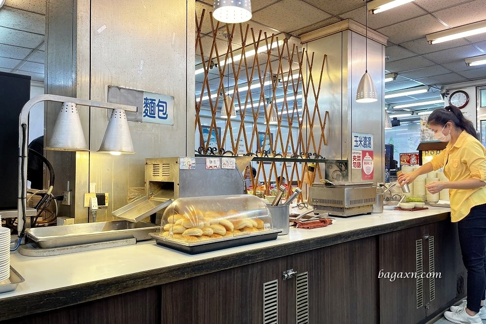 台中西屯│逢甲東大牛排。有小小的Buffet吃到飽 - 第4張圖 台中西屯│逢甲東大牛排。有小小的Buffet吃到飽