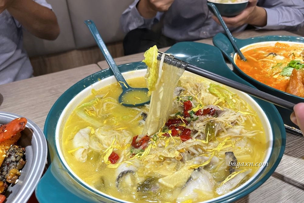 台中南屯│酸小七酸湯魚。夠酸辣配飯很好吃！