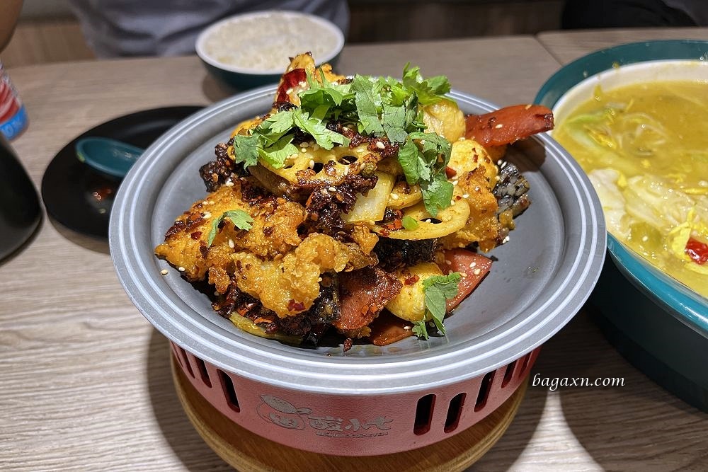 台中南屯│酸小七酸湯魚。夠酸辣配飯很好吃！