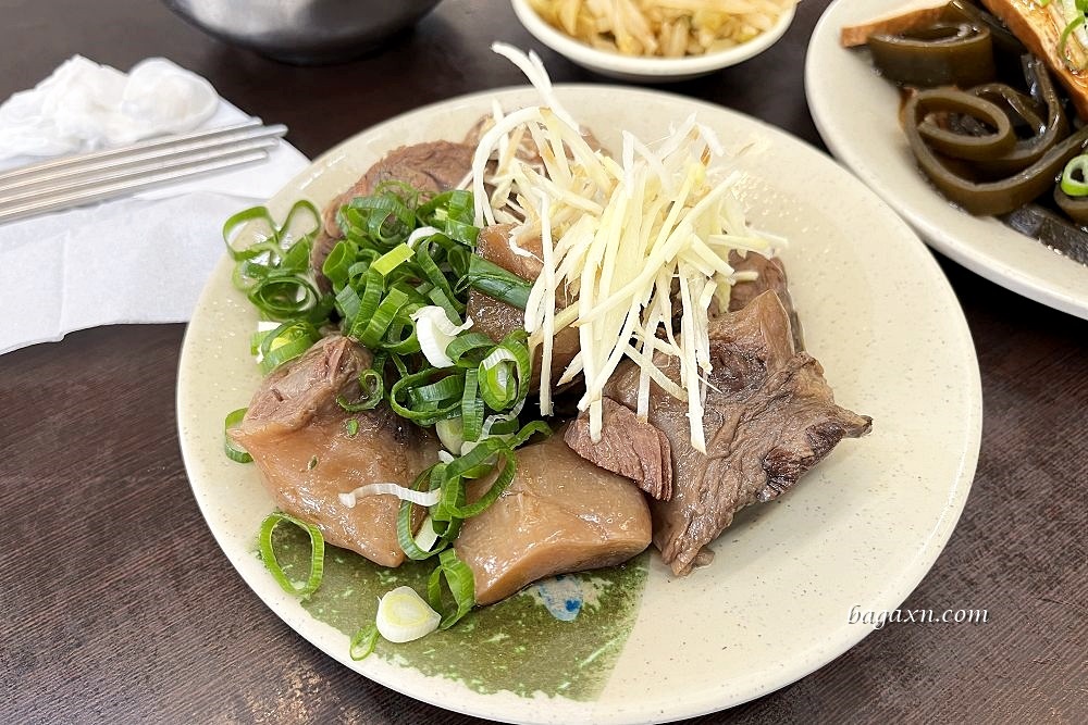 台中南屯│鮮道口福牛肉麵南屯店。牛肉大塊口味不錯