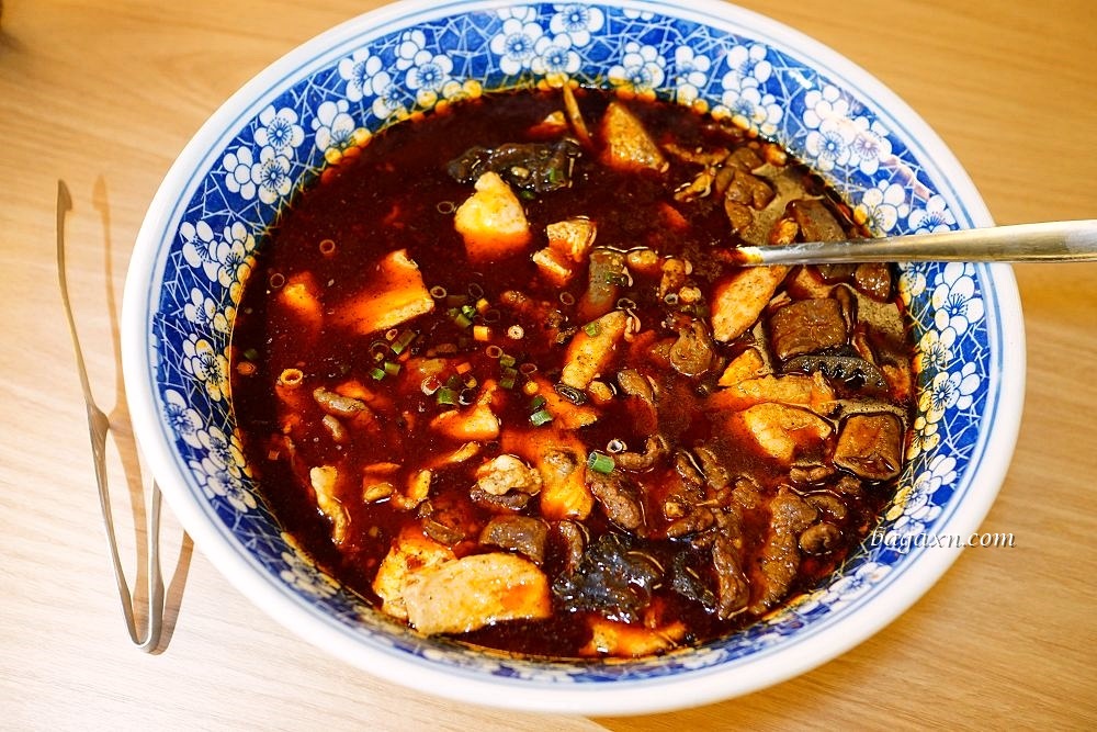 台中南屯酸菜魚/重慶烤魚│老漁家。肥腸魚很特別，嗜辣者必吃