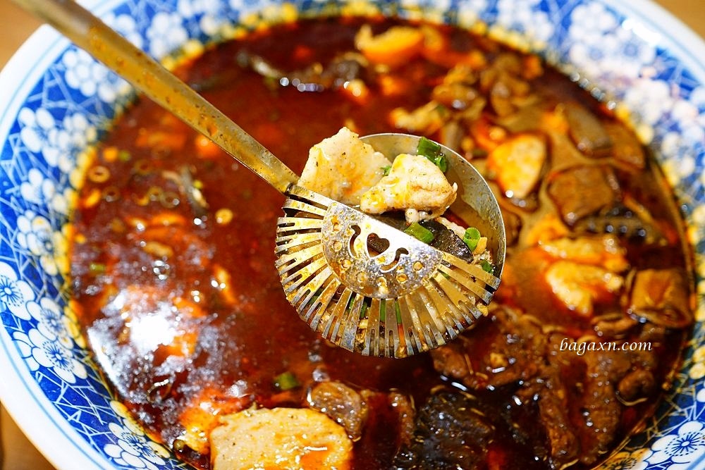 台中南屯酸菜魚/重慶烤魚│老漁家。肥腸魚很特別，嗜辣者必吃