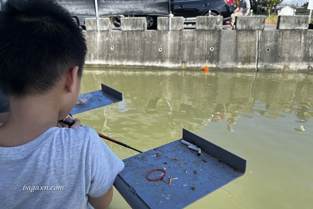 嘉義布袋│榕樹下阿瑞戶外釣蝦場。泰國蝦超好釣，親子同樂的好去處