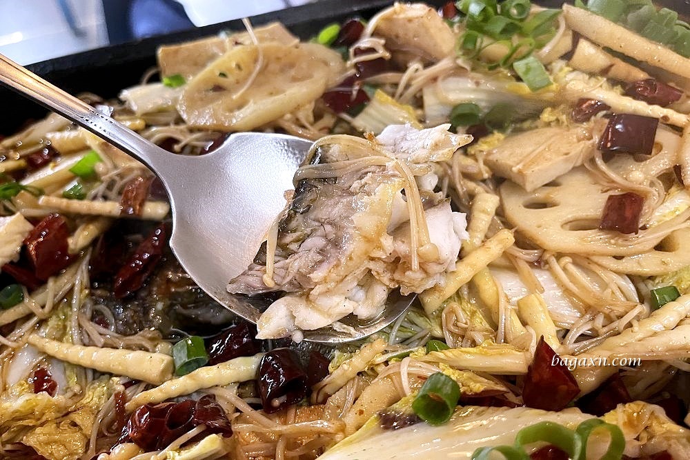 台中南屯│城裡來的巫山烤魚公益店。怪味魚口味特別挺好吃的