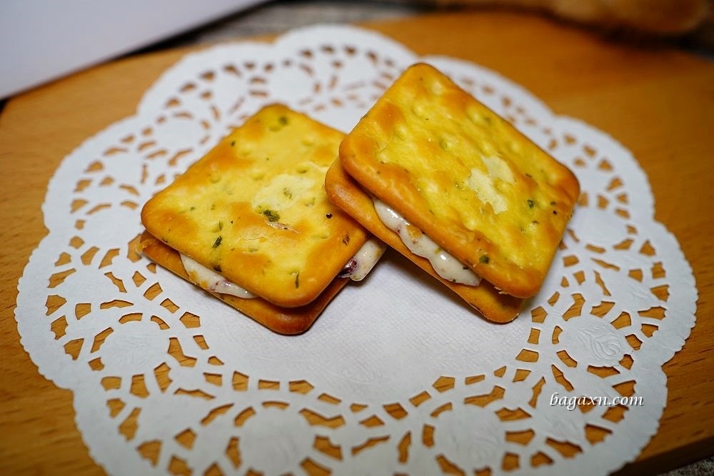 熊后BearQueen│牛奶苺苺蔓越莓蘇打牛軋餅~台灣伴手禮首選