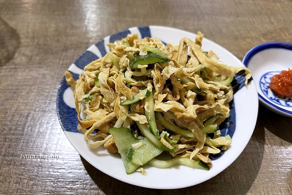 台中南屯│春梅家。美味的家常麵食館，剝皮辣椒肉醬麵好吃