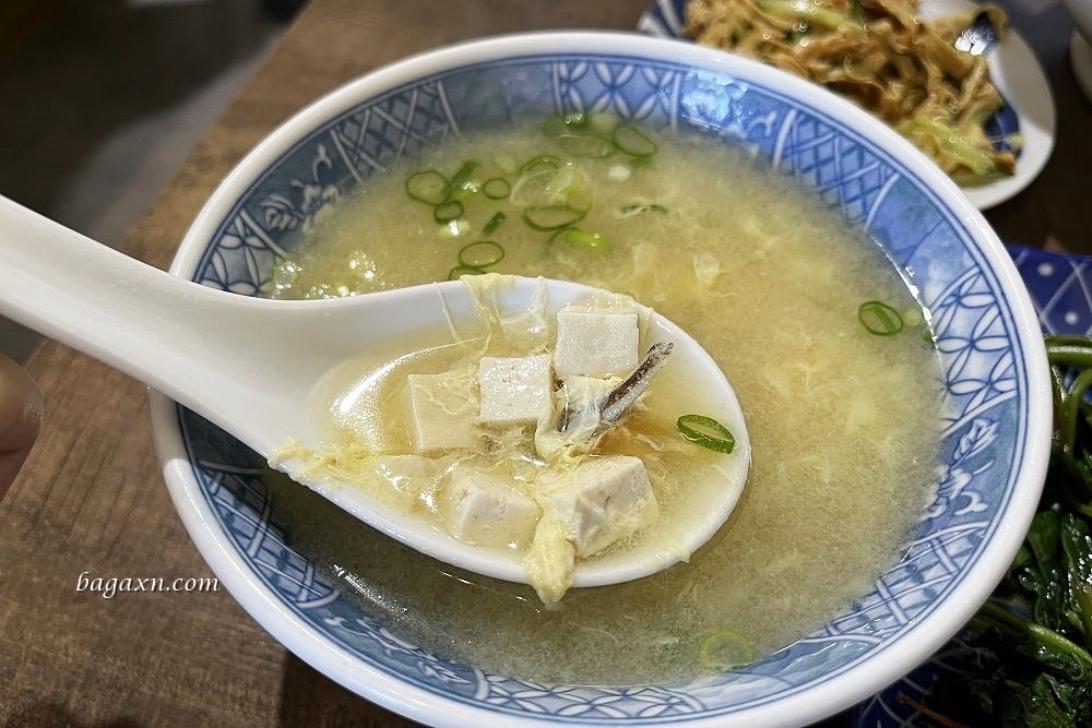 台中南屯│春梅家。美味的家常麵食館，剝皮辣椒肉醬麵好吃