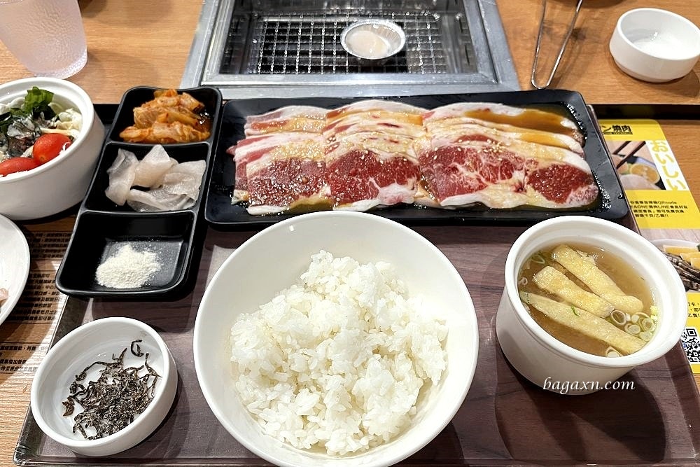 台中南屯│one&one燒肉大墩店。有雞軟骨超讚~一人吃燒肉也不尷尬