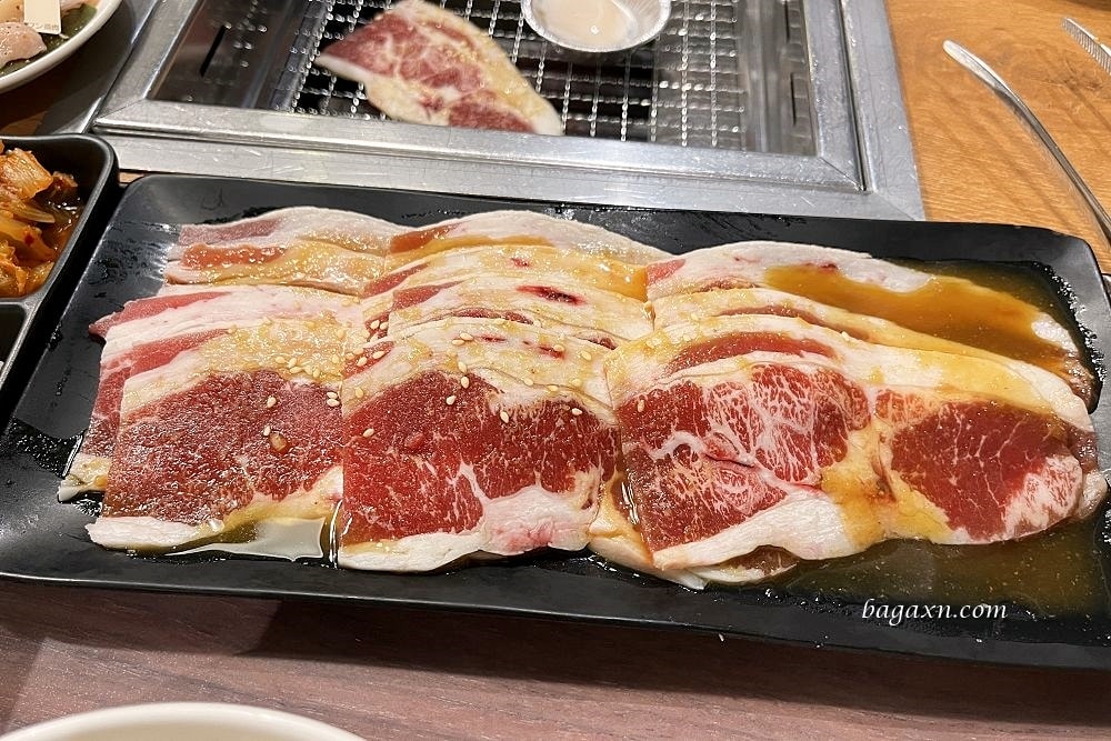 台中南屯│one&one燒肉大墩店。有雞軟骨超讚~一人吃燒肉也不尷尬