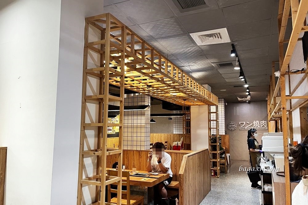 台中南屯│one&one燒肉大墩店。有雞軟骨超讚~一人吃燒肉也不尷尬