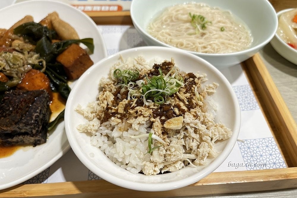 台中南屯│龍涎居好湯-南屯旗艦店。雞湯專賣店，但我覺得麵更美味