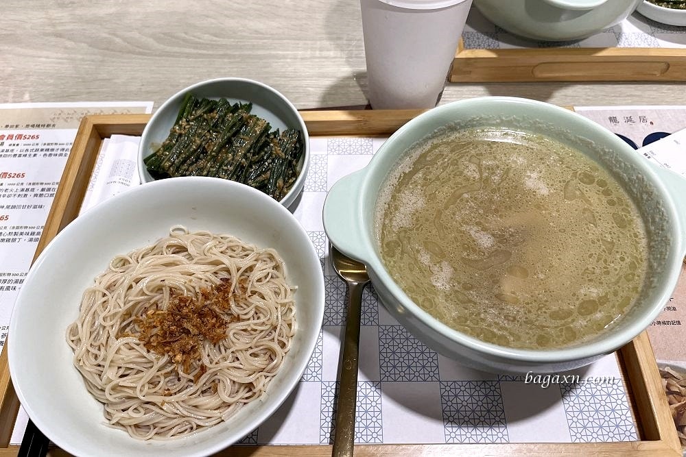 台中南屯│龍涎居好湯-南屯旗艦店。雞湯專賣店，但我覺得麵更美味