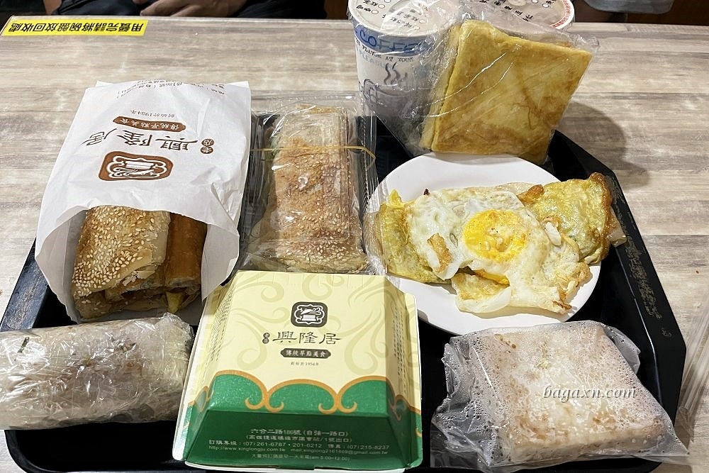 高雄早餐│興隆居。湯包是招牌，但我覺得燒餅更讚