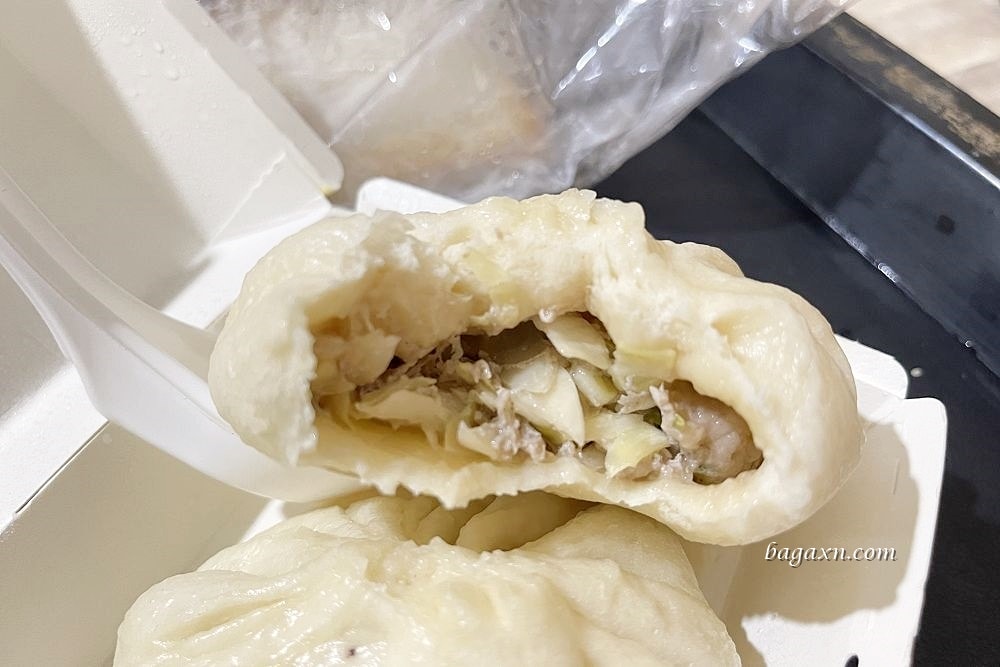 高雄早餐│興隆居。湯包是招牌，但我覺得燒餅更讚