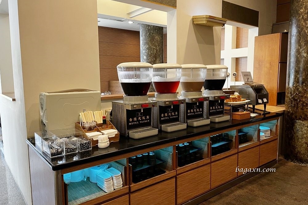 台南住宿│台南大飯店。簡單乾淨，Buffet早餐午餐都還不錯