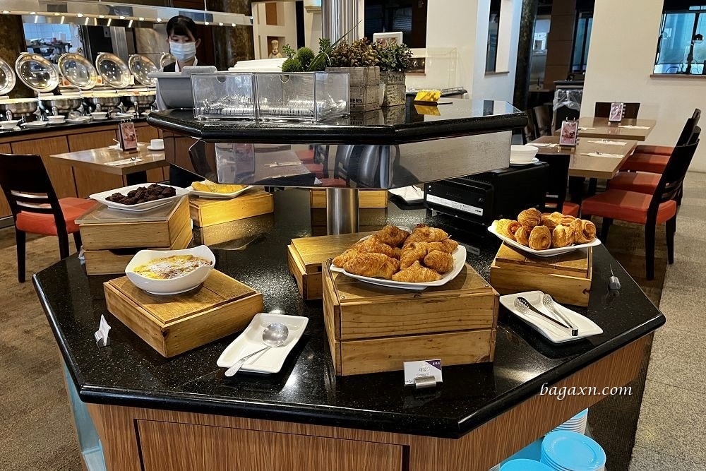 台南住宿│台南大飯店。簡單乾淨，Buffet早餐午餐都還不錯