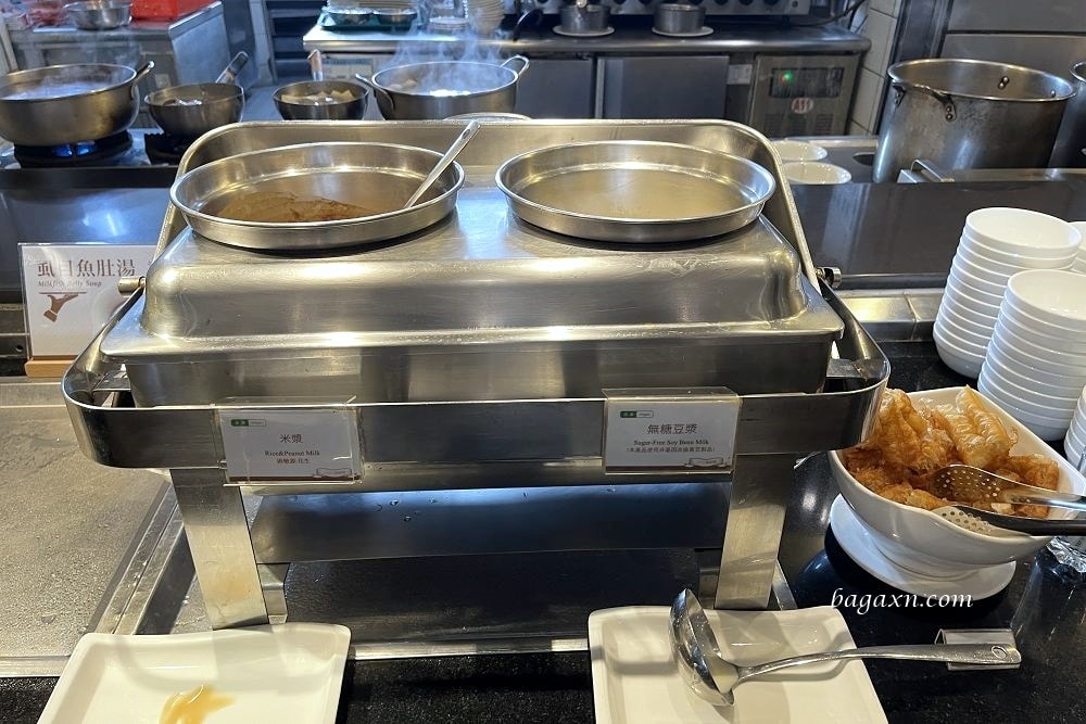 台南住宿│台南大飯店。簡單乾淨，Buffet早餐午餐都還不錯