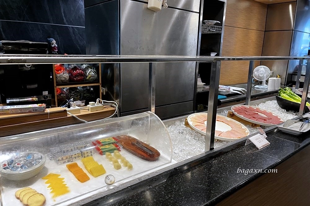 台南住宿│台南大飯店。簡單乾淨，Buffet早餐午餐都還不錯