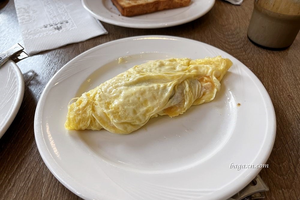 台南住宿│台南大飯店。簡單乾淨，Buffet早餐午餐都還不錯