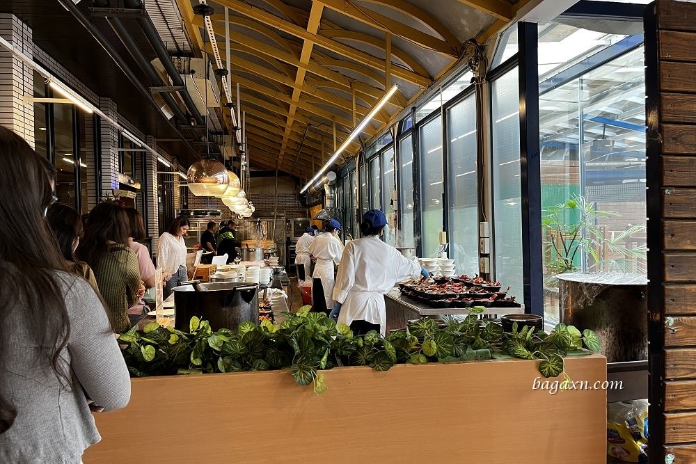 台南住宿│台南大飯店。簡單乾淨，Buffet早餐午餐都還不錯