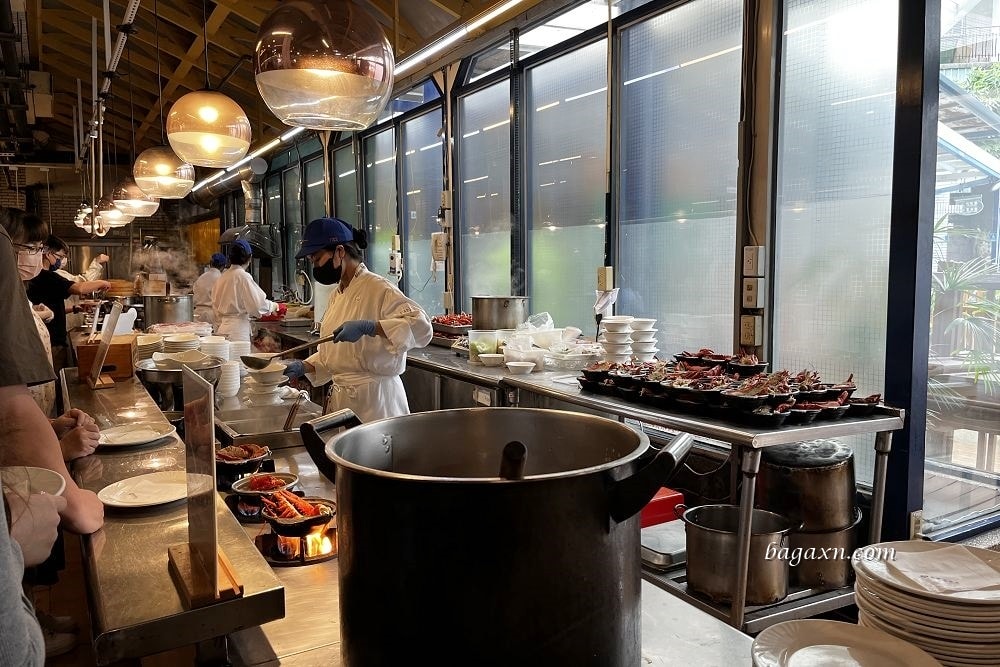 台南住宿│台南大飯店。簡單乾淨，Buffet早餐午餐都還不錯